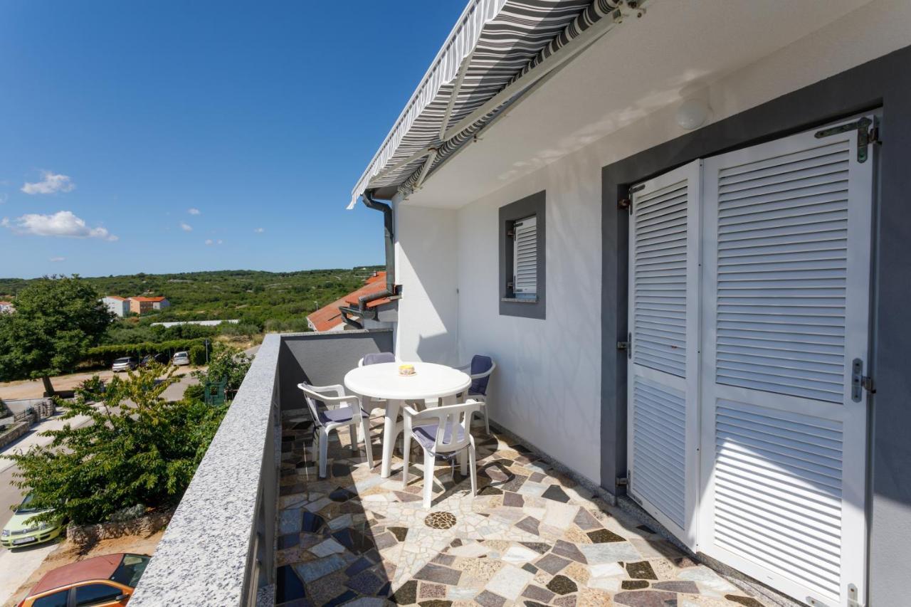 Apartments Lacic Krk Town Luaran gambar