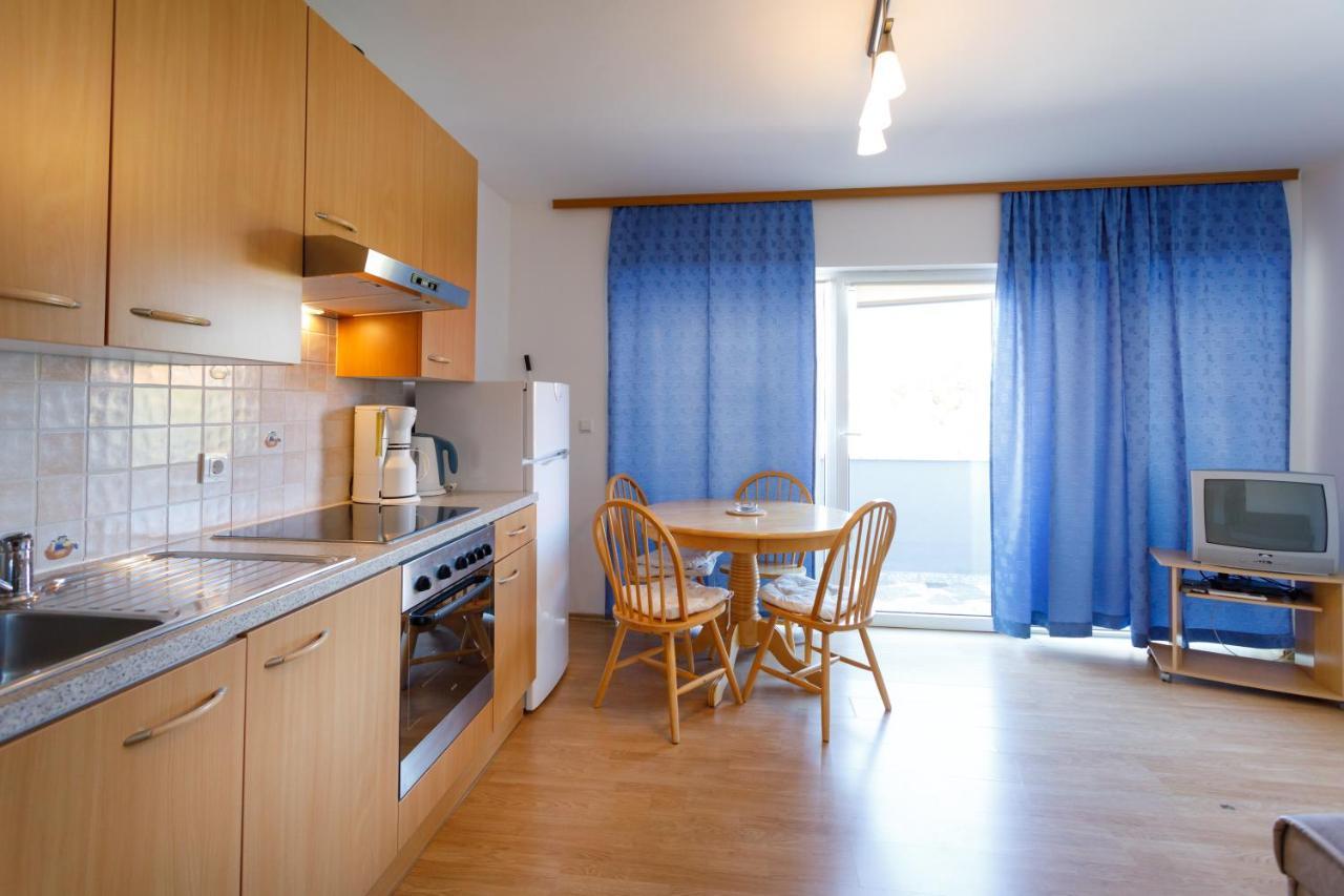 Apartments Lacic Krk Town Luaran gambar