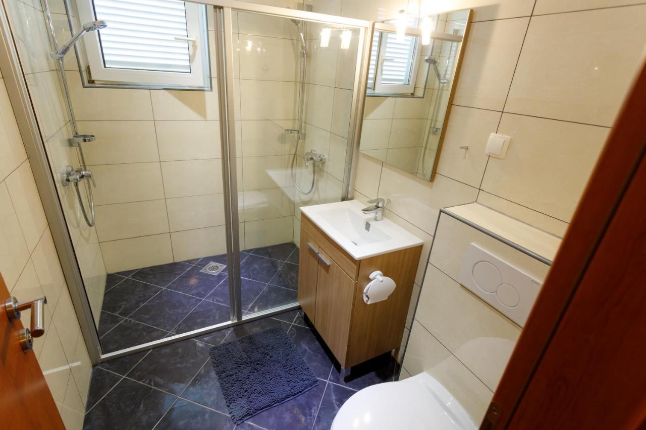 Apartments Lacic Krk Town Luaran gambar