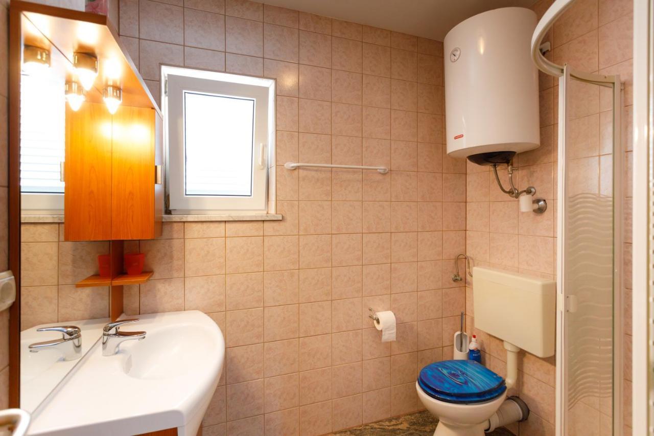 Apartments Lacic Krk Town Luaran gambar