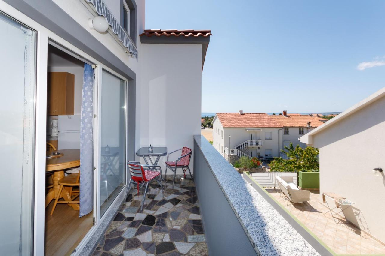 Apartments Lacic Krk Town Luaran gambar