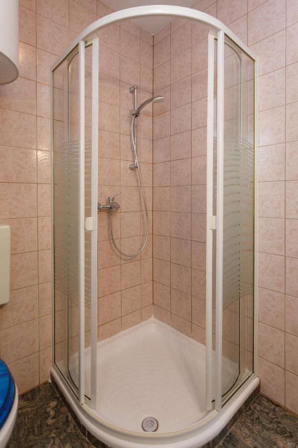 Apartments Lacic Krk Town Luaran gambar