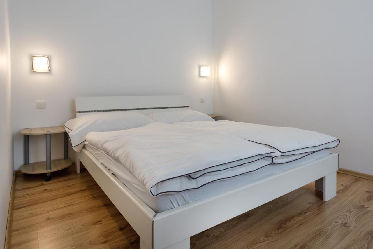 Apartments Lacic Krk Town Luaran gambar