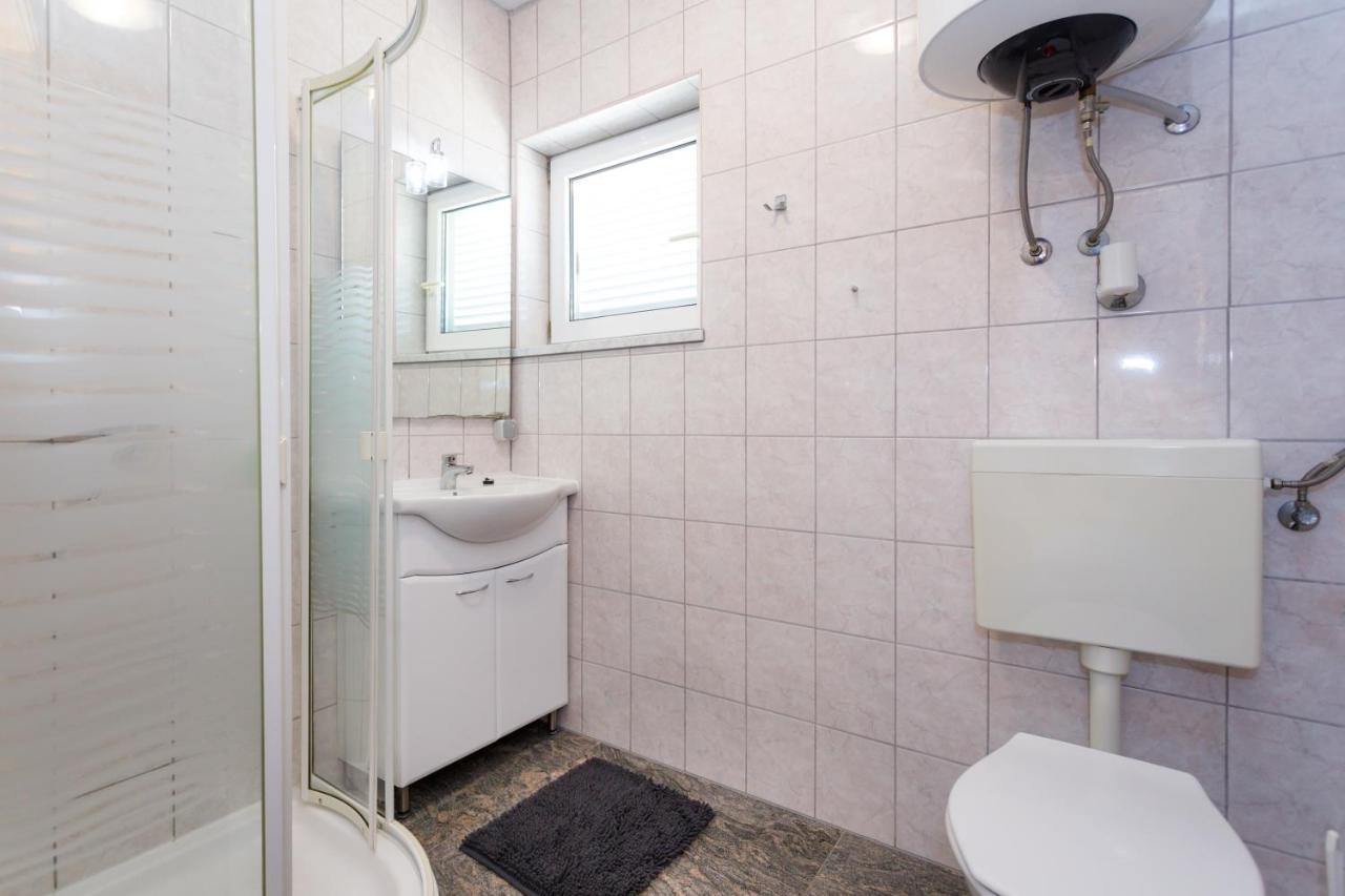 Apartments Lacic Krk Town Luaran gambar