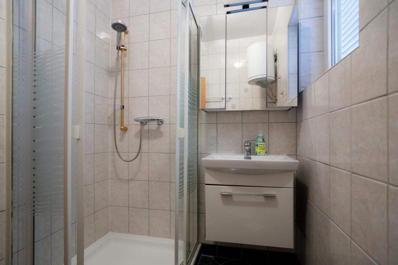 Apartments Lacic Krk Town Luaran gambar