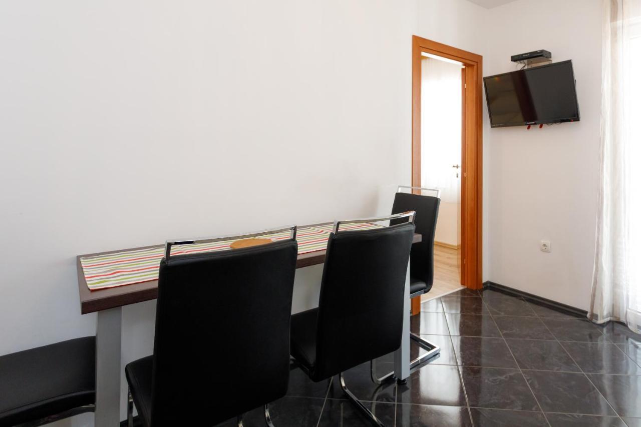 Apartments Lacic Krk Town Luaran gambar